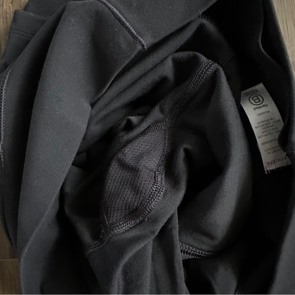 Athleta Mesh Me Up 8” Bike Short Black - Size Small - Picture 7 of 8